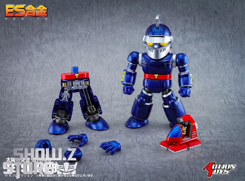 Tetsujin 28 blue body armor with red chest panel and yellow accents Tetsujin 28 blue body armor with red chest panel and yellow accents