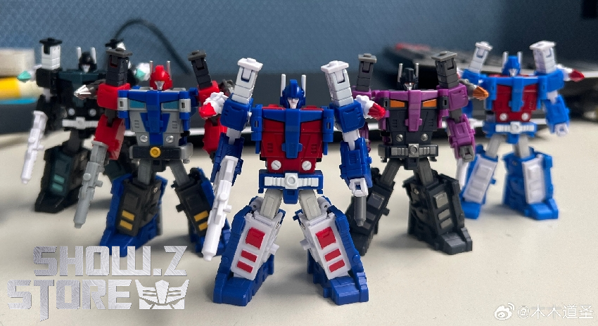 Dr.Wu Ultra Magnus detailed robot with blue red white paint scheme Dr.Wu Ultra Magnus detailed robot with blue red white paint scheme