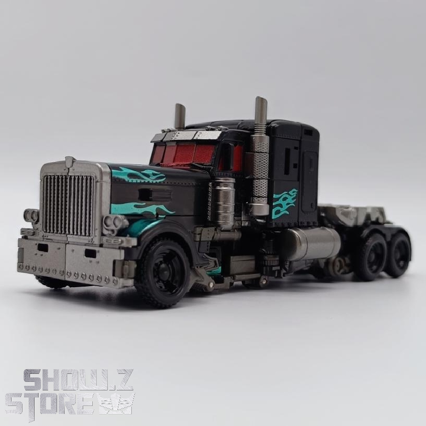 BW black white Optimus Prime Jetwing armor transformation form BW black white Optimus Prime Jetwing armor transformation form