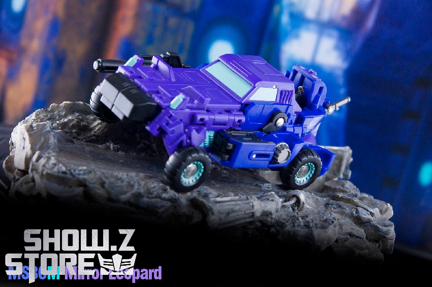 Purple and blue Mirror Leopard transformation showing beast and robot modes Purple and blue Mirror Leopard transformation showing beast and robot modes