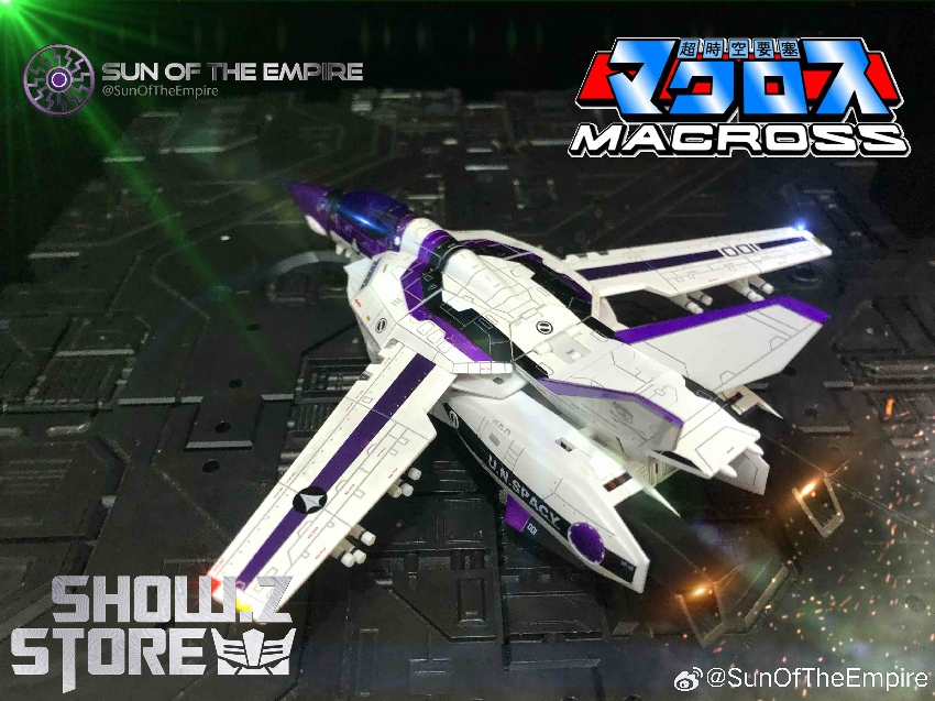 White and blue Macross fighter jet with engine glow and thruster effects White and blue Macross fighter jet with engine glow and thruster effects