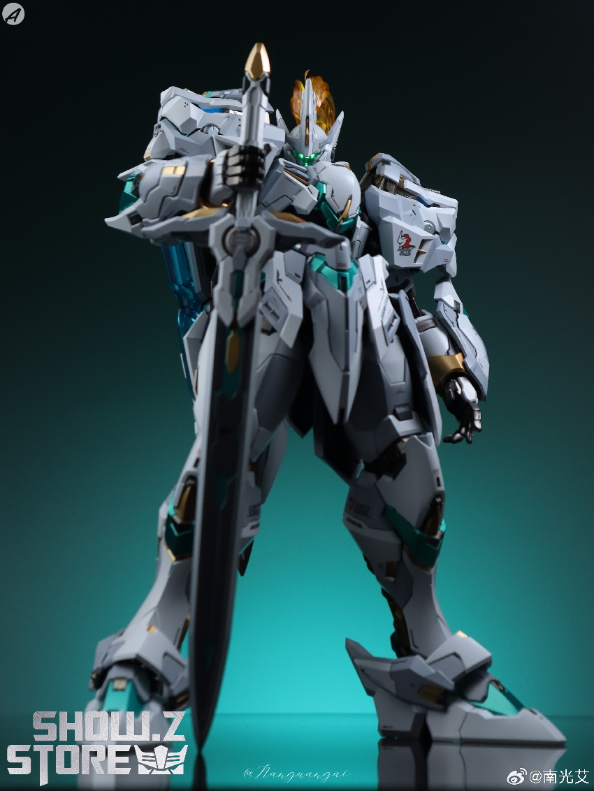 Lancelot gray white side form Lancelot gray white side form