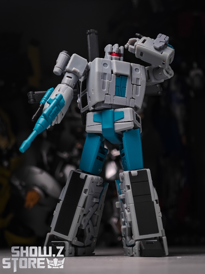 Magic Square Tornado Vortex robot mode legs wide stance Magic Square Tornado Vortex robot mode legs wide stance