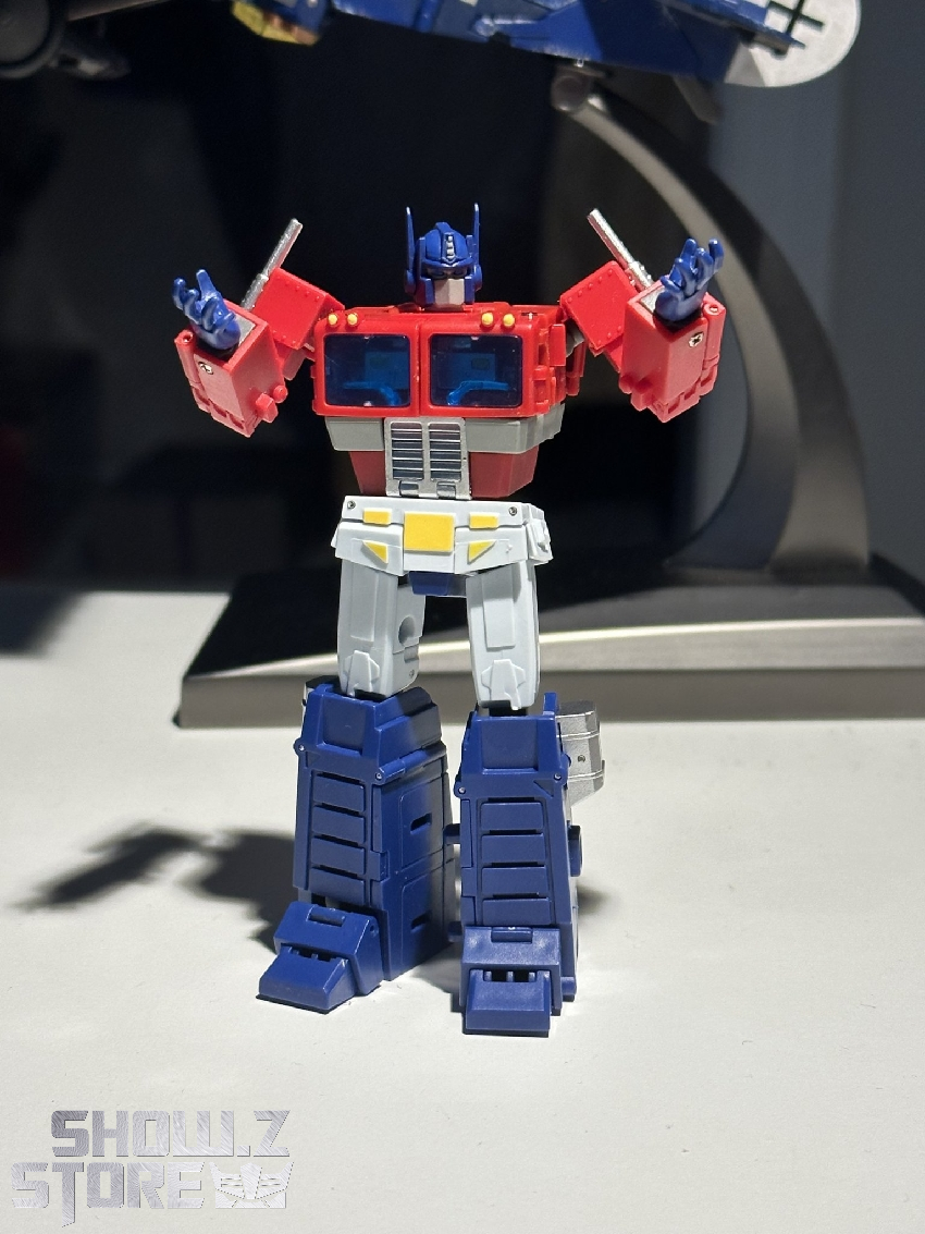 MPH Commander Optimus Prime front view red wings display MPH Commander Optimus Prime front view red wings display