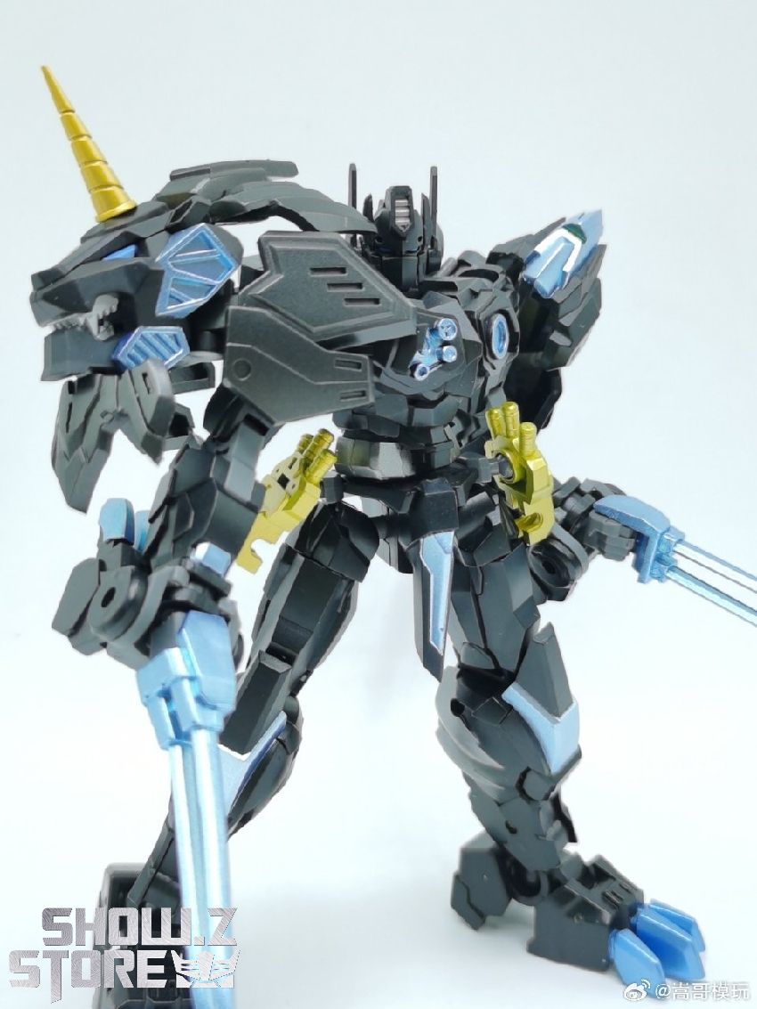 Lion Face Commander black version showing full articulation with blue engineering and yellow weapons Lion Face Commander black version showing full articulation with blue engineering and yellow weapons