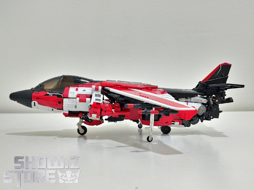MetaGate G05 Red Fantasy Shatter robot rear view pose MetaGate G05 Red Fantasy Shatter robot rear view pose