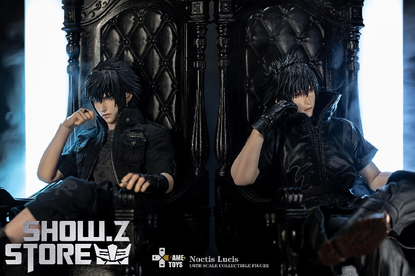 Dual Noctis figures displaying detailed costume and combat equipment Dual Noctis figures displaying detailed costume and combat equipment