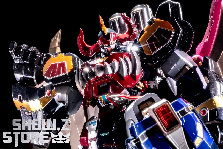 Flame Toys Dino Megazord pink ranger close-up detail shot Flame Toys Dino Megazord pink ranger close-up detail shot