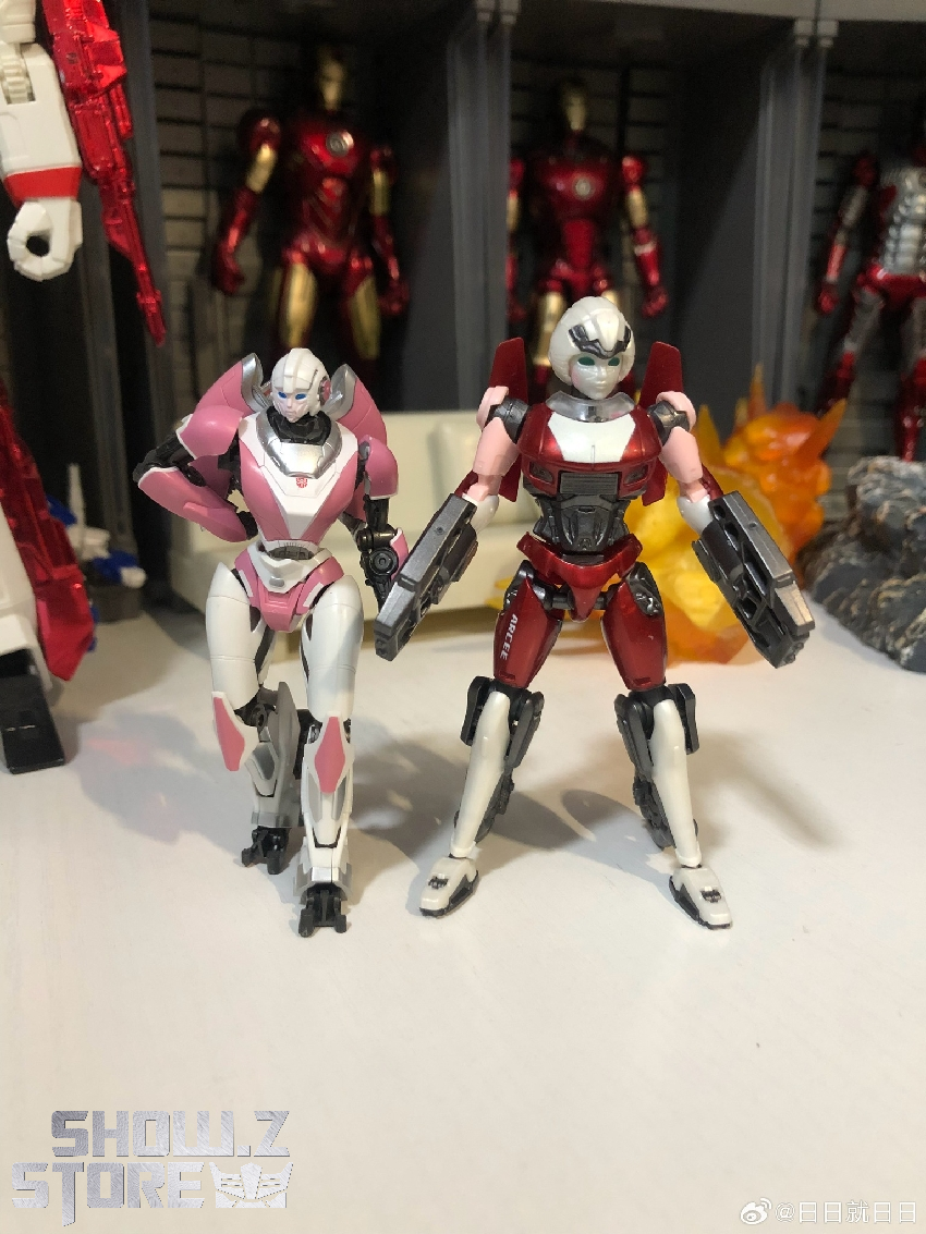Blokees Transformers Classic Class Rise of the Beasts red and white robot figure Blokees Transformers Classic Class Rise of the Beasts red and white robot figure