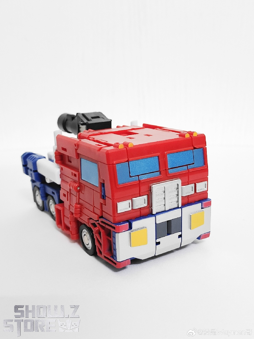 Magic Square MS-G04 Truck Boy Optimus Prime red blue robot in vehicle truck transformation Magic Square MS-G04 Truck Boy Optimus Prime red blue robot in vehicle truck transformation