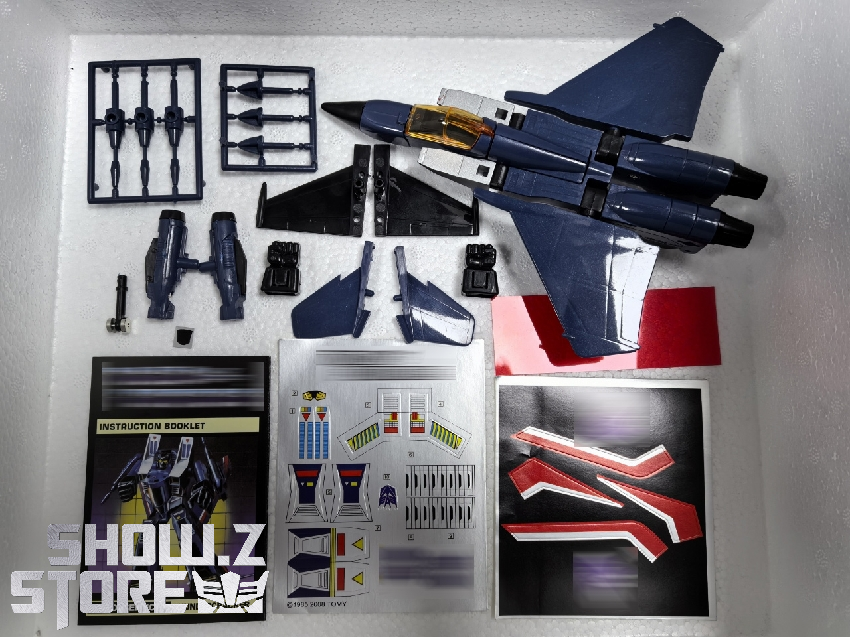 Complete G1 jet transformer set with instruction manual and accessory components Complete G1 jet transformer set with instruction manual and accessory components
