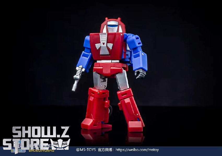 Magic Square MS-B49A Spider Gear red and blue Transformer robot figure posed Magic Square MS-B49A Spider Gear red and blue Transformer robot figure posed