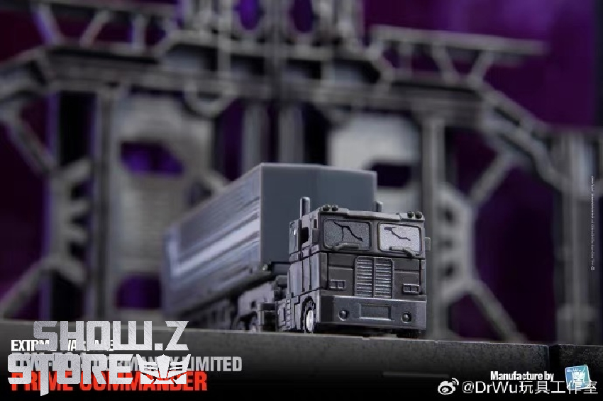 DW-E04 Prime Commander Optimus transformation parts and weapon display DW-E04 Prime Commander Optimus transformation parts and weapon display