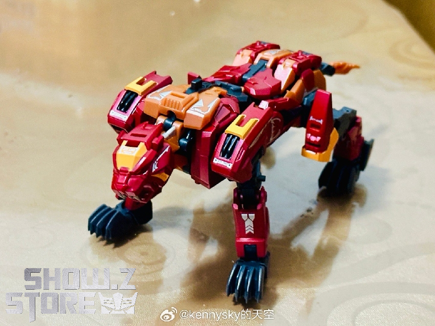 Cang-Toys Mini Kinglion Razorclaw navy blue gold warrior standing Cang-Toys Mini Kinglion Razorclaw navy blue gold warrior standing