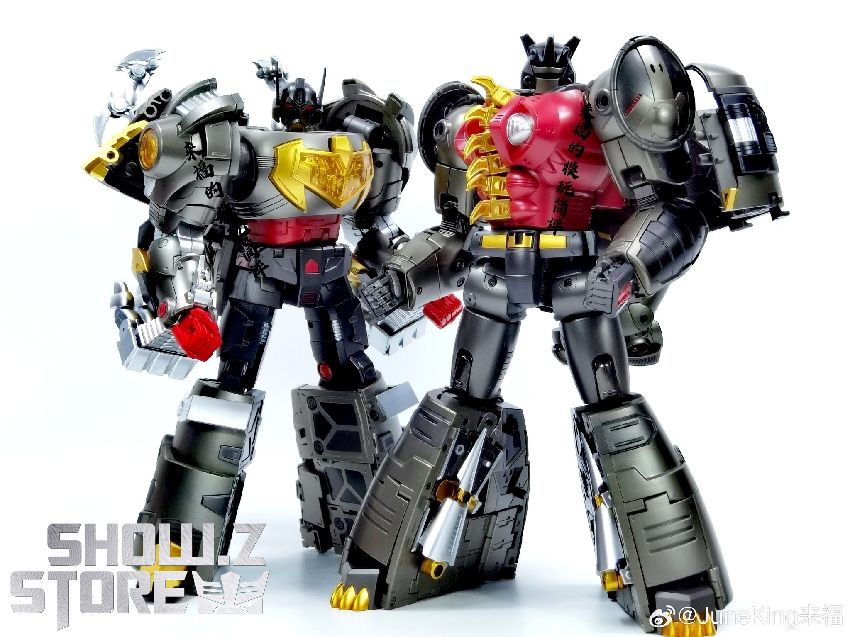 Heavy armored IDW version robot with metallic grey plating and yellow accents Heavy armored IDW version robot with metallic grey plating and yellow accents