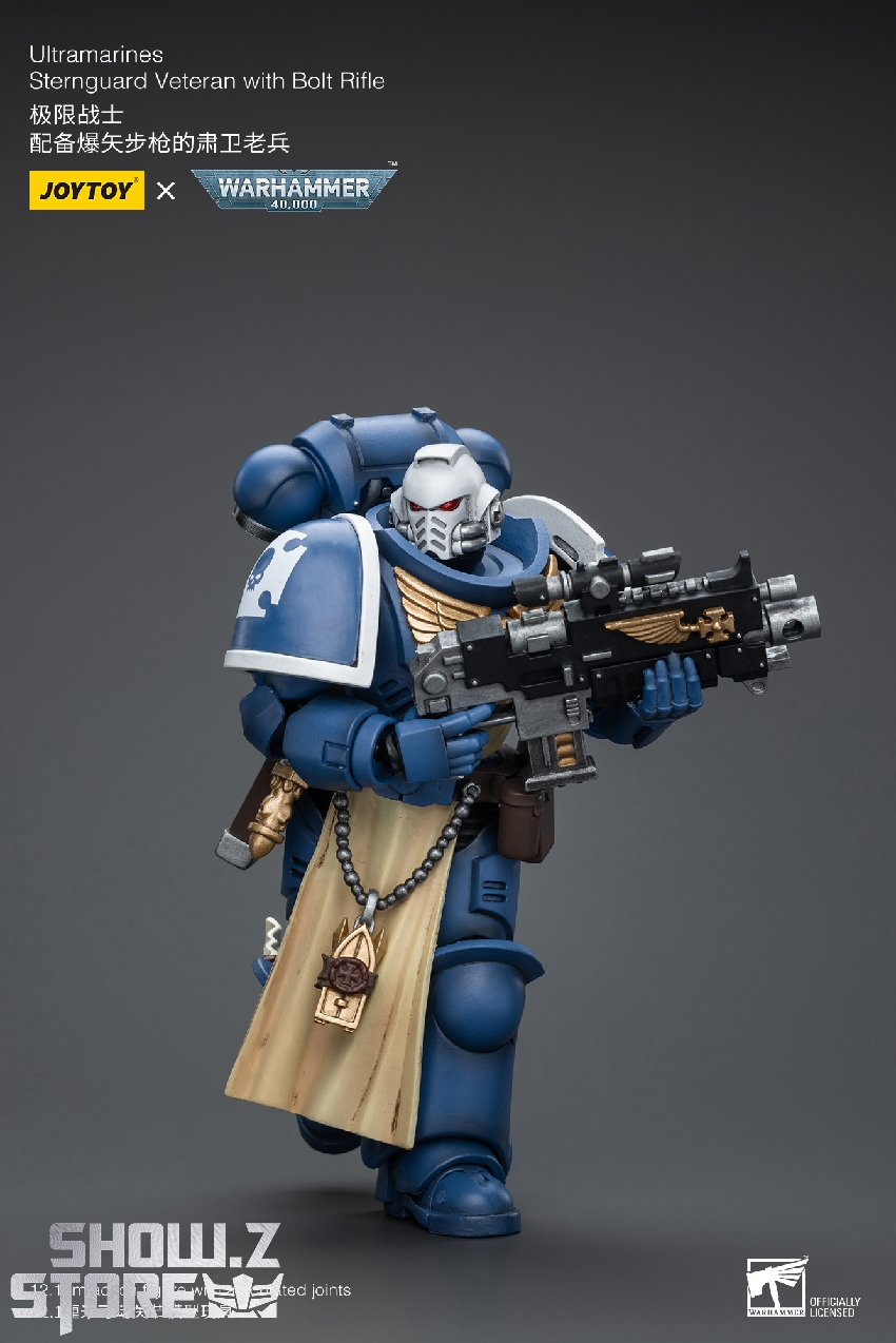 JoyToy Warhammer 40K Ultramarines Sternguard with golden robes detail JoyToy Warhammer 40K Ultramarines Sternguard with golden robes detail