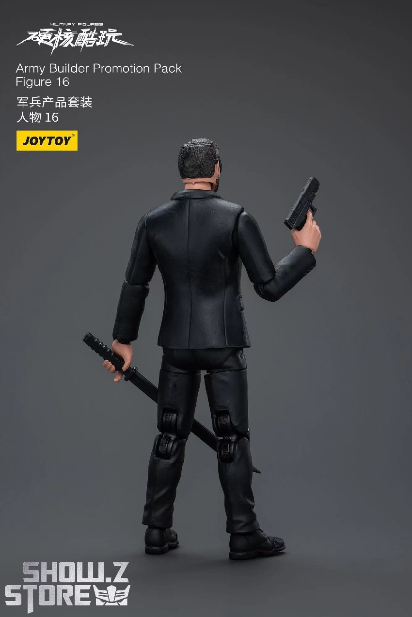 Detailed 1/18 scale Hardcore Coldplay soldier figure back view Detailed 1/18 scale Hardcore Coldplay soldier figure back view