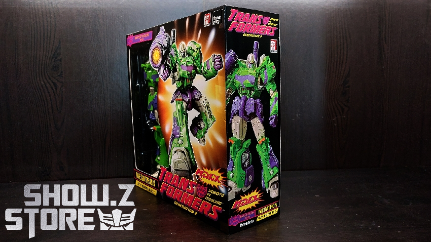 Threezero Megatron G2 robot with disassembled parts and display base included Threezero Megatron G2 robot with disassembled parts and display base included