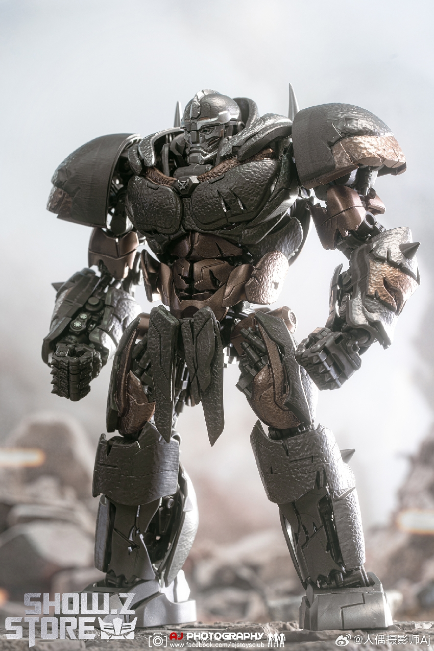 Transformers Rhinox beast mode transformation figure front view pose Transformers Rhinox beast mode transformation figure front view pose