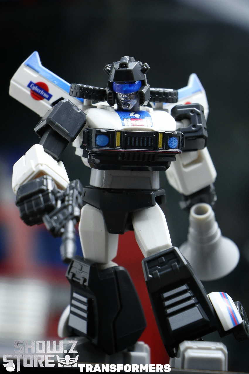 Red and blue Transformers Shining Chapter 1 Blokees model kit articulation Red and blue Transformers Shining Chapter 1 Blokees model kit articulation