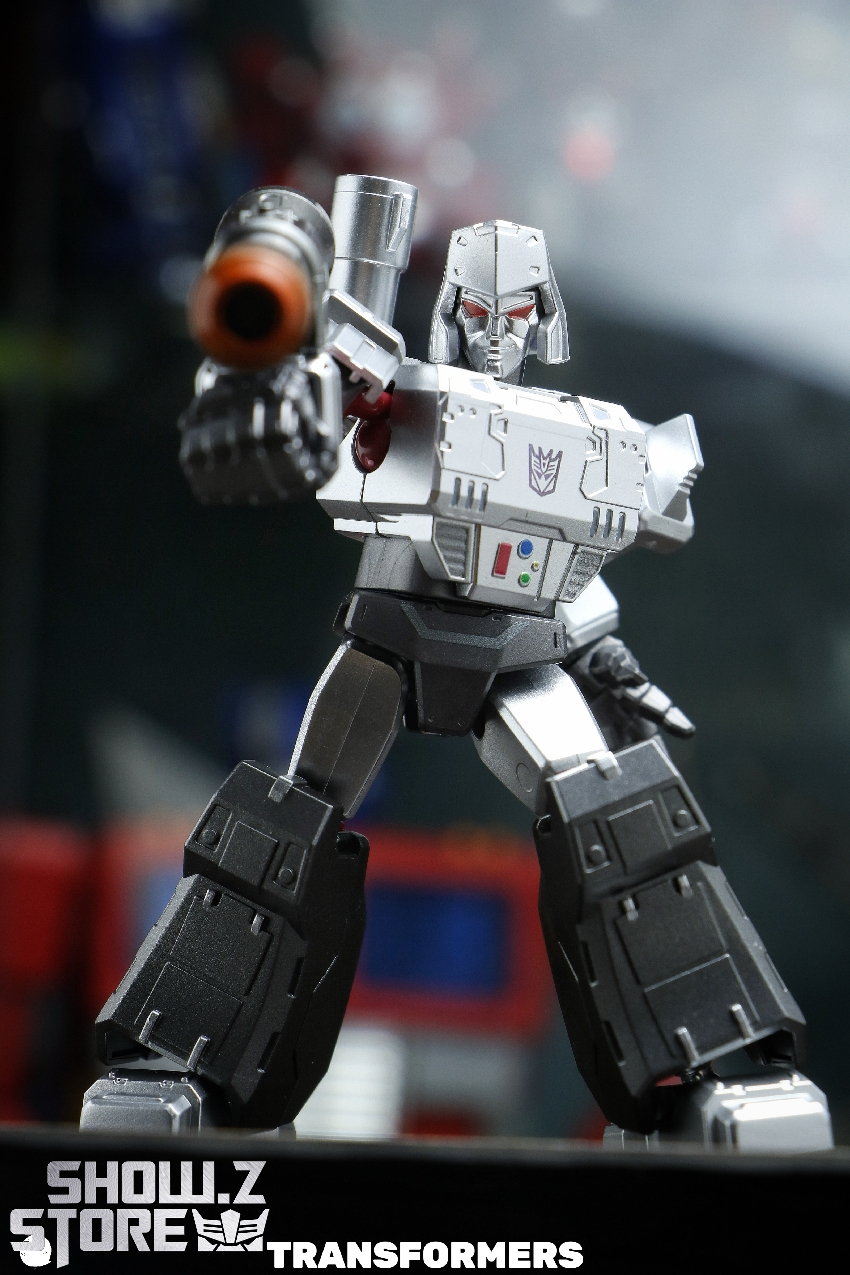 Red and blue Blokees Shining Version Transformer Chapter 1 detailed model Red and blue Blokees Shining Version Transformer Chapter 1 detailed model