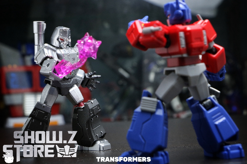 Transformers Shining Edition Chapter 1 red and blue collectible model kit Transformers Shining Edition Chapter 1 red and blue collectible model kit