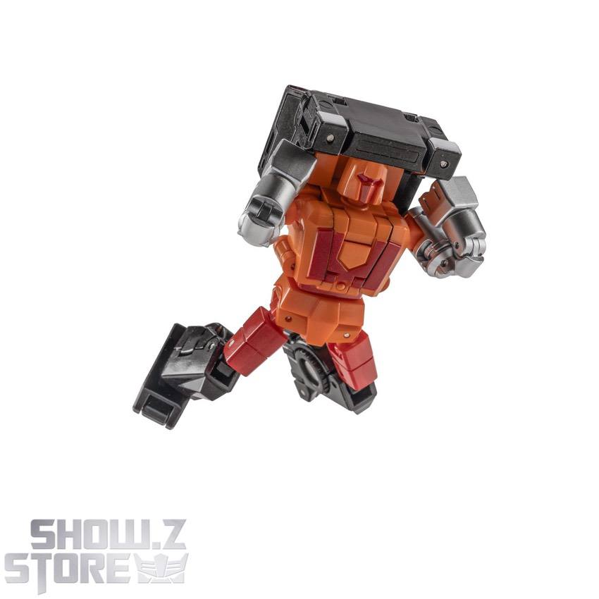 Fully assembled mecha with weapon attachments and articulation points visible Fully assembled mecha with weapon attachments and articulation points visible