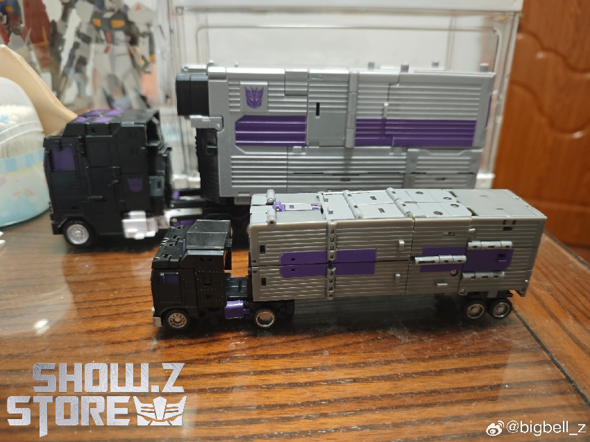 Magma Motormaster black truck mode purple armor display Magma Motormaster black truck mode purple armor display