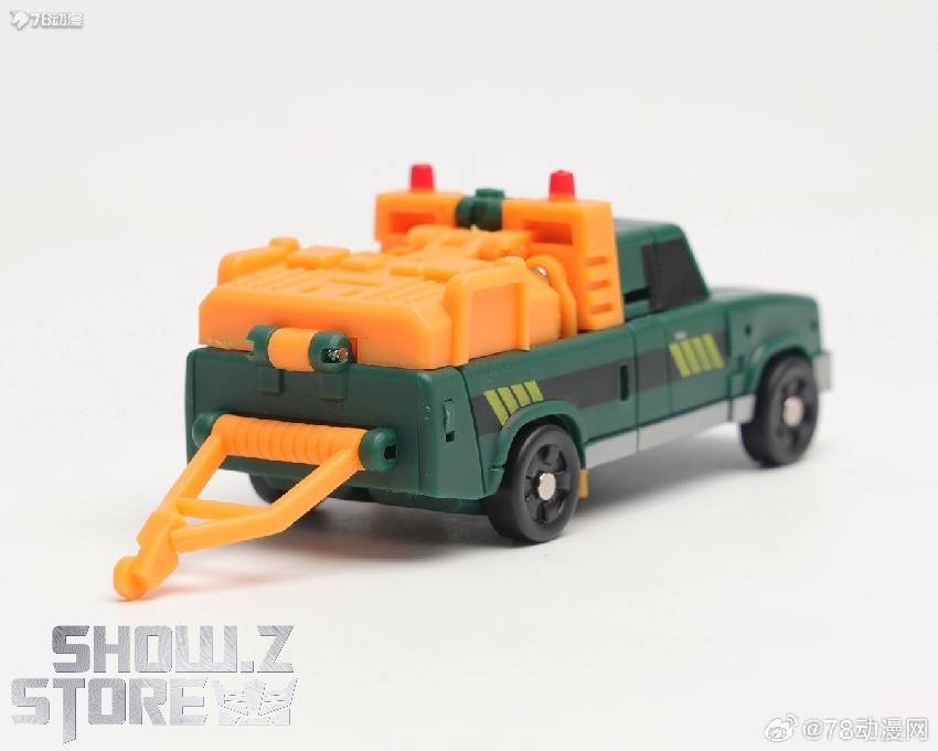 Vehicle alternate form showing extending hook mechanism and detail Vehicle alternate form showing extending hook mechanism and detail