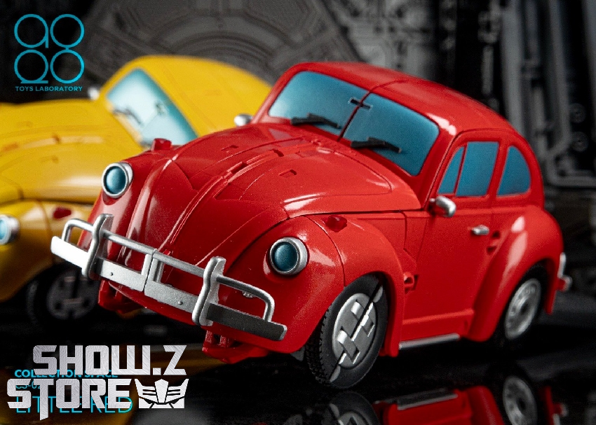 Red metallic robot with detailed articulation and weapons Red metallic robot with detailed articulation and weapons