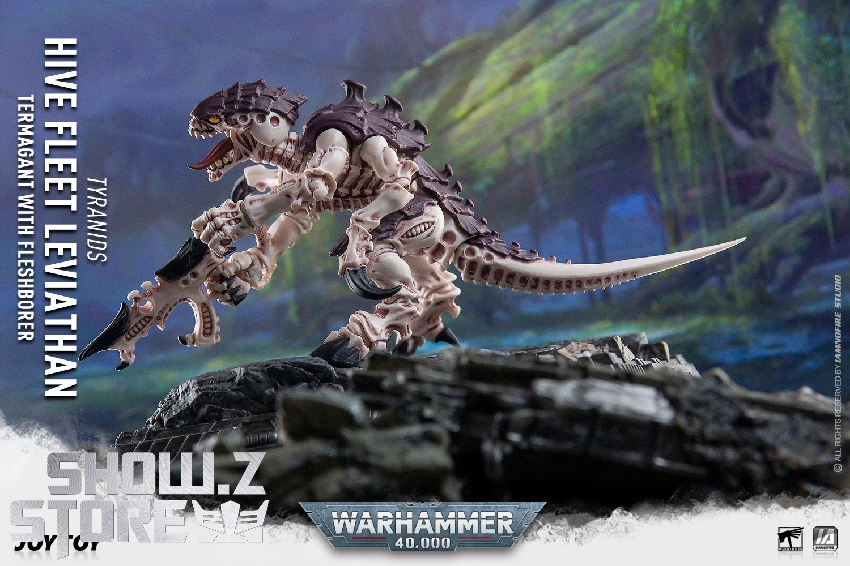 Warhammer 40000 Tyranid organism with organic armor plating and weapon limbs Warhammer 40000 Tyranid organism with organic armor plating and weapon limbs