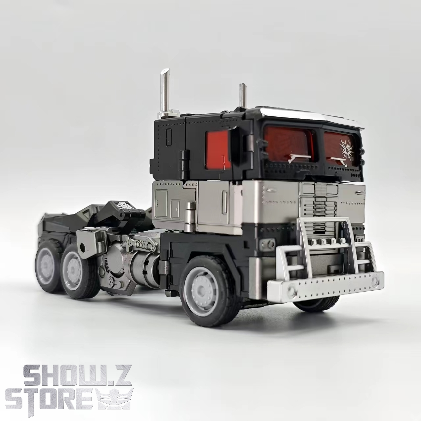Optimus Prime truck form showing cab and trailer configuration Optimus Prime truck form showing cab and trailer configuration