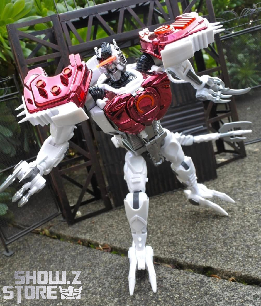 TransMetal Dinobot II red white outdoor scene natural lighting TransMetal Dinobot II red white outdoor scene natural lighting