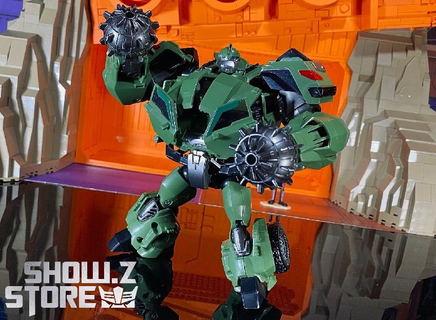 Green car vehicle mode and green robot transformation combination Green car vehicle mode and green robot transformation combination