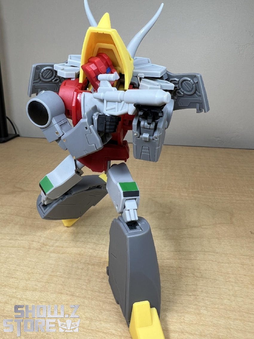 Triceratops bot standing with visible weapon details and articulated joints Triceratops bot standing with visible weapon details and articulated joints