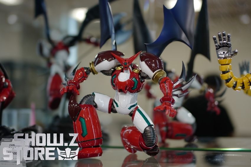 Shin Getter Robo with glowing red accents and armored configuration Shin Getter Robo with glowing red accents and armored configuration
