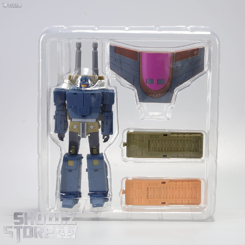 Onslaught Repaint robot figure with accessories displayed in package Onslaught Repaint robot figure with accessories displayed in package