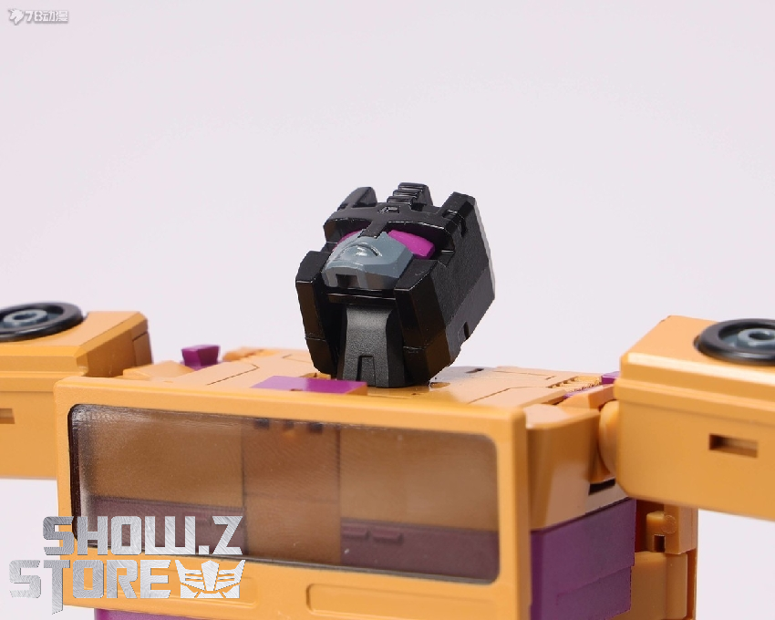 Magic Square Swindle combiner component with detailed armor and weapons Magic Square Swindle combiner component with detailed armor and weapons