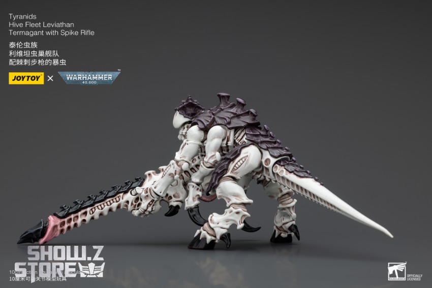 JoyToy Tyranid model displaying biomechanical features curved spinal ridge JoyToy Tyranid model displaying biomechanical features curved spinal ridge