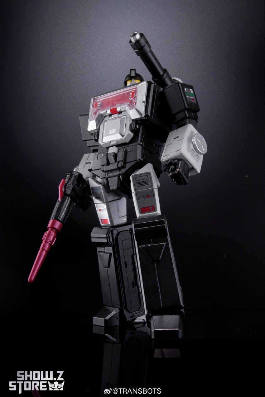 XTransbots Perceptor Black Version combat pose rifle display XTransbots Perceptor Black Version combat pose rifle display
