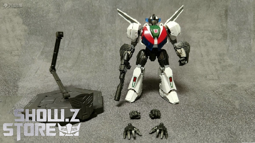 Trumpeter Wheeljack grey robot detailed arm weapon focus Trumpeter Wheeljack grey robot detailed arm weapon focus