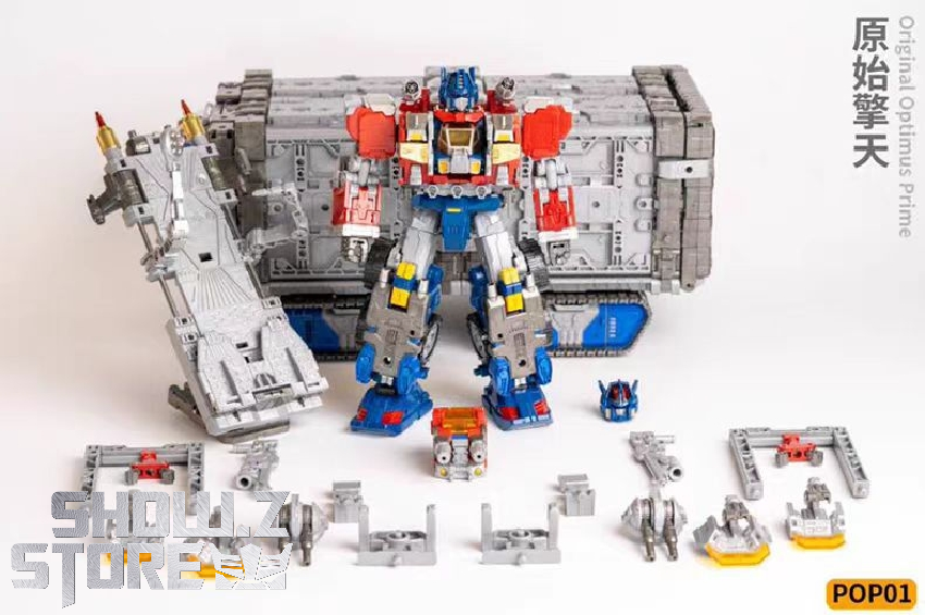 Original Prime robot figure with extensive accessories and weapons system Original Prime robot figure with extensive accessories and weapons system