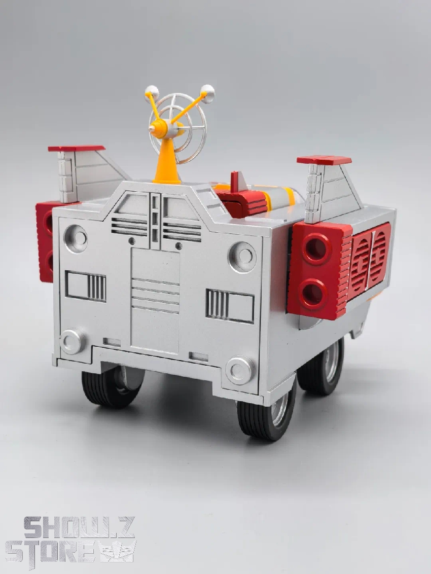 Sci-Figure Koseidon detailed view articulated parts shown display Sci-Figure Koseidon detailed view articulated parts shown display