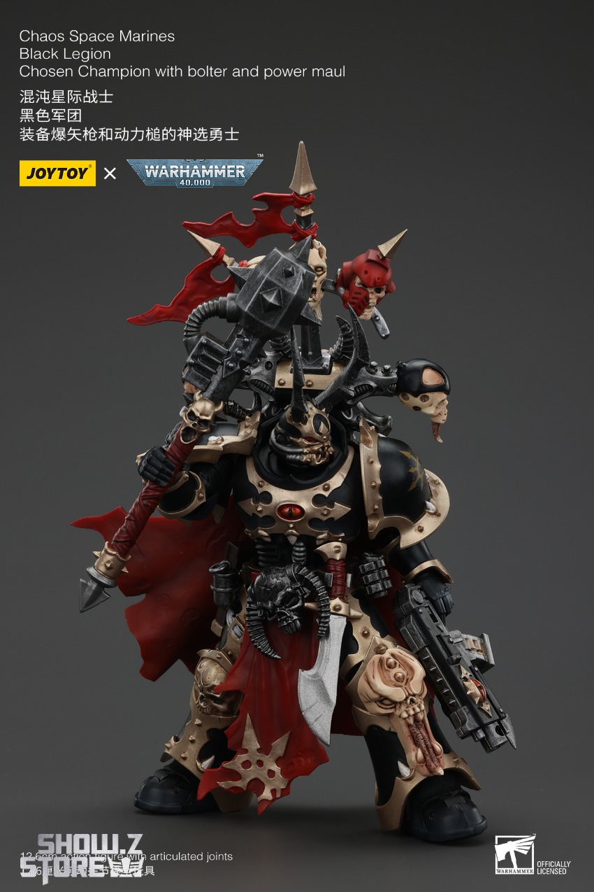 Skull-headed chaos marine with red fabric cloak Skull-headed chaos marine with red fabric cloak