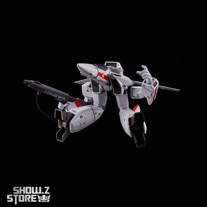 A-Action Veritech VF-1J variable fighter model white red black scheme A-Action Veritech VF-1J variable fighter model white red black scheme