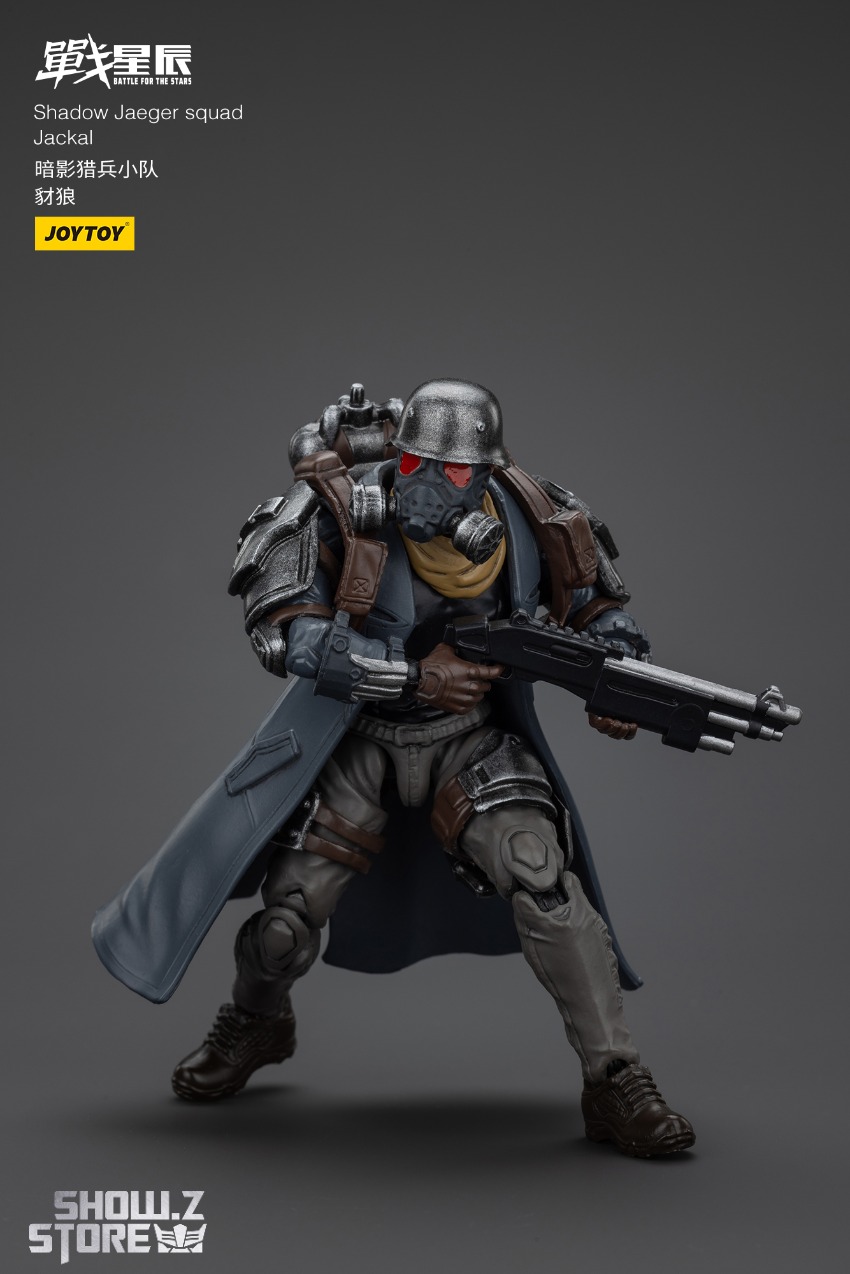 Detailed 1/18 Shadow Jaeger Jackal showing complex armor removable equipment Detailed 1/18 Shadow Jaeger Jackal showing complex armor removable equipment