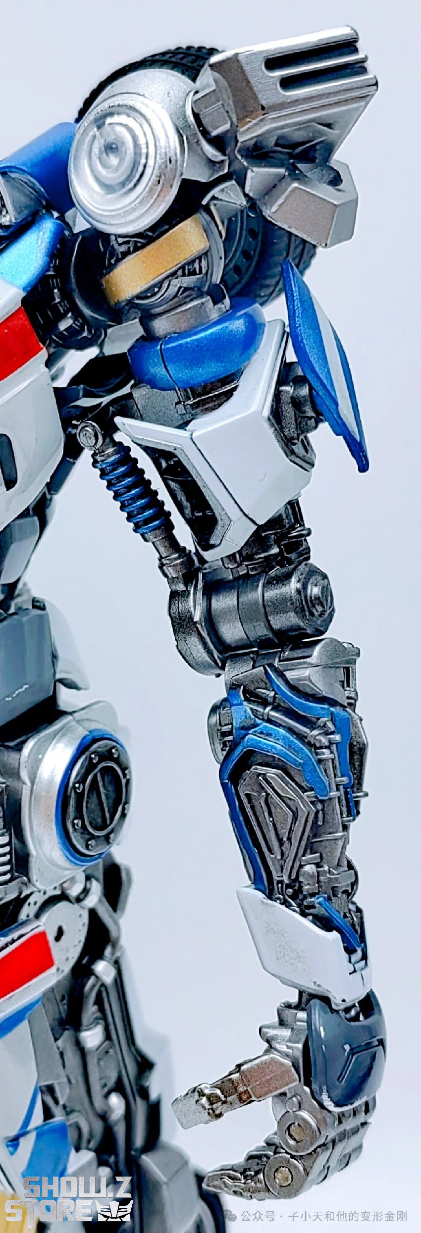 Mirage robot arm and weapon assembly in blue and white Mirage robot arm and weapon assembly in blue and white