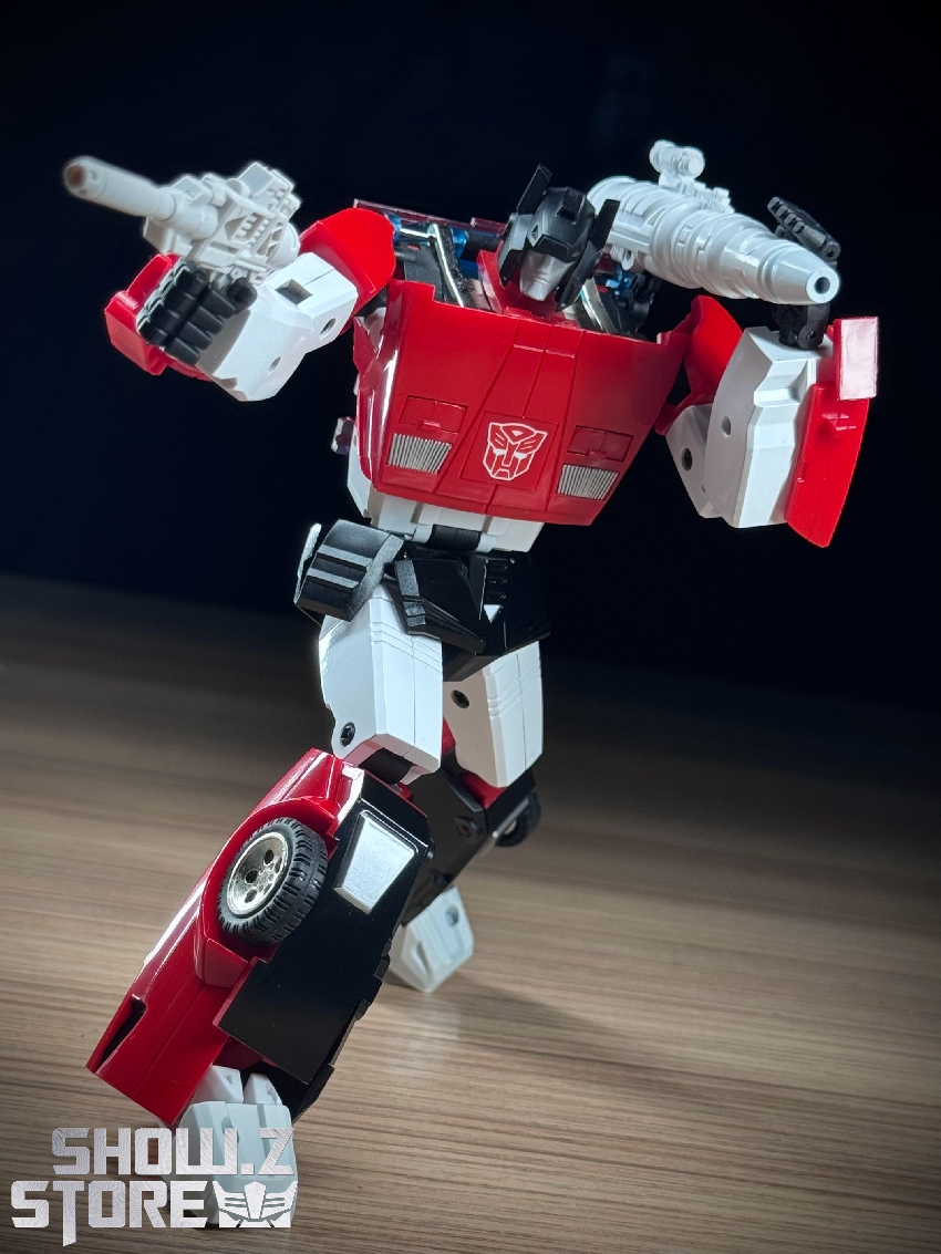 Articulated fighter stance with silver sword and extended combat configuration Articulated fighter stance with silver sword and extended combat configuration
