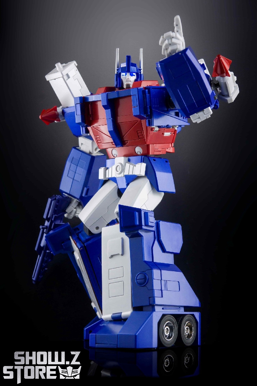 Stacked military commander robot white shoulder panels red chest Stacked military commander robot white shoulder panels red chest