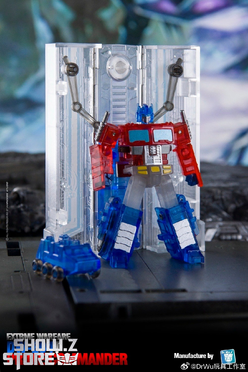 Red blue mechanical robot commander figure detailed transformation Red blue mechanical robot commander figure detailed transformation